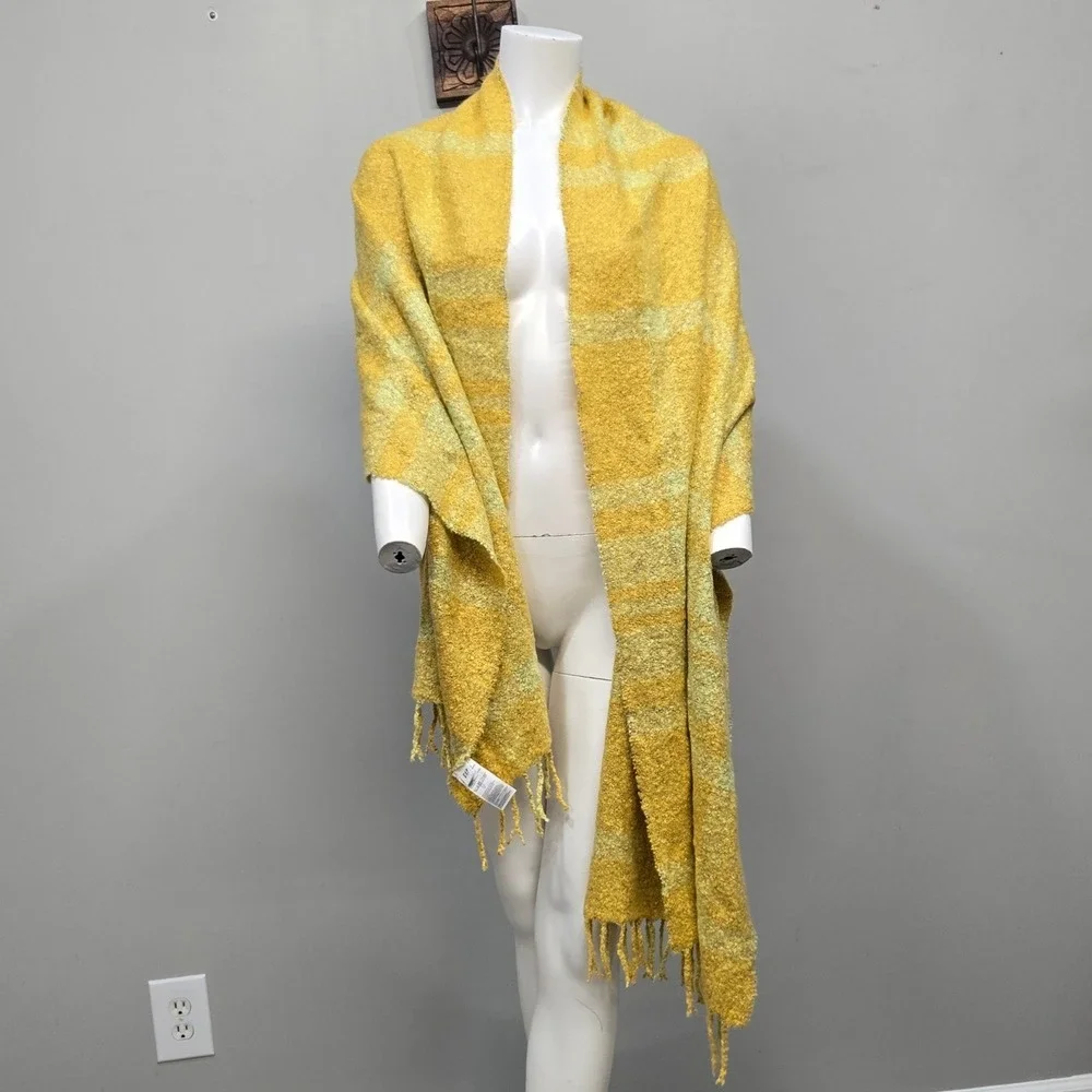 Gap Cozy Boucle Blanket Shawl Wrap Scarf One Size Plaid Soft Oversized Warm Soft